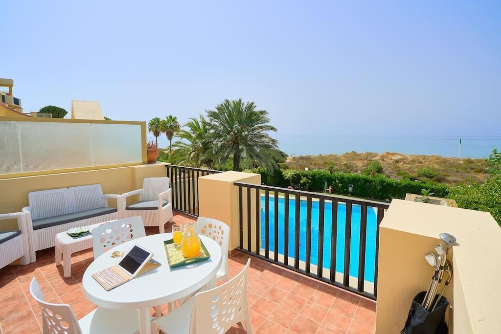 Oleholidays 821 Romana Playa Frente Al Mar Apartment